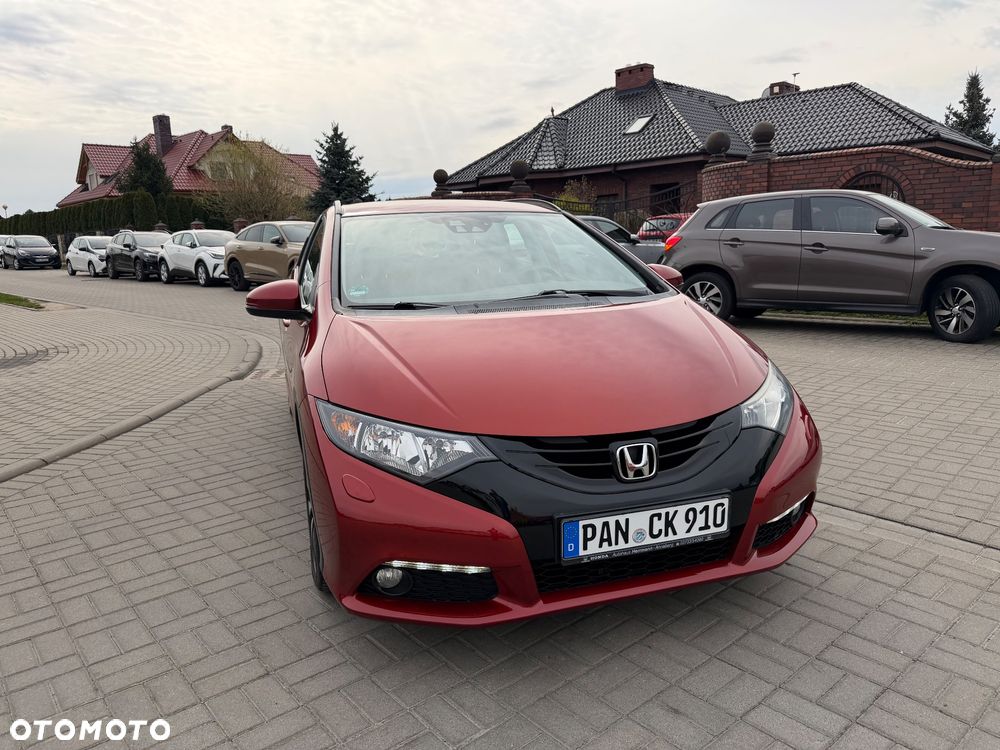 Honda Civic 1.6 i-DTEC Executive Black Edition - 4