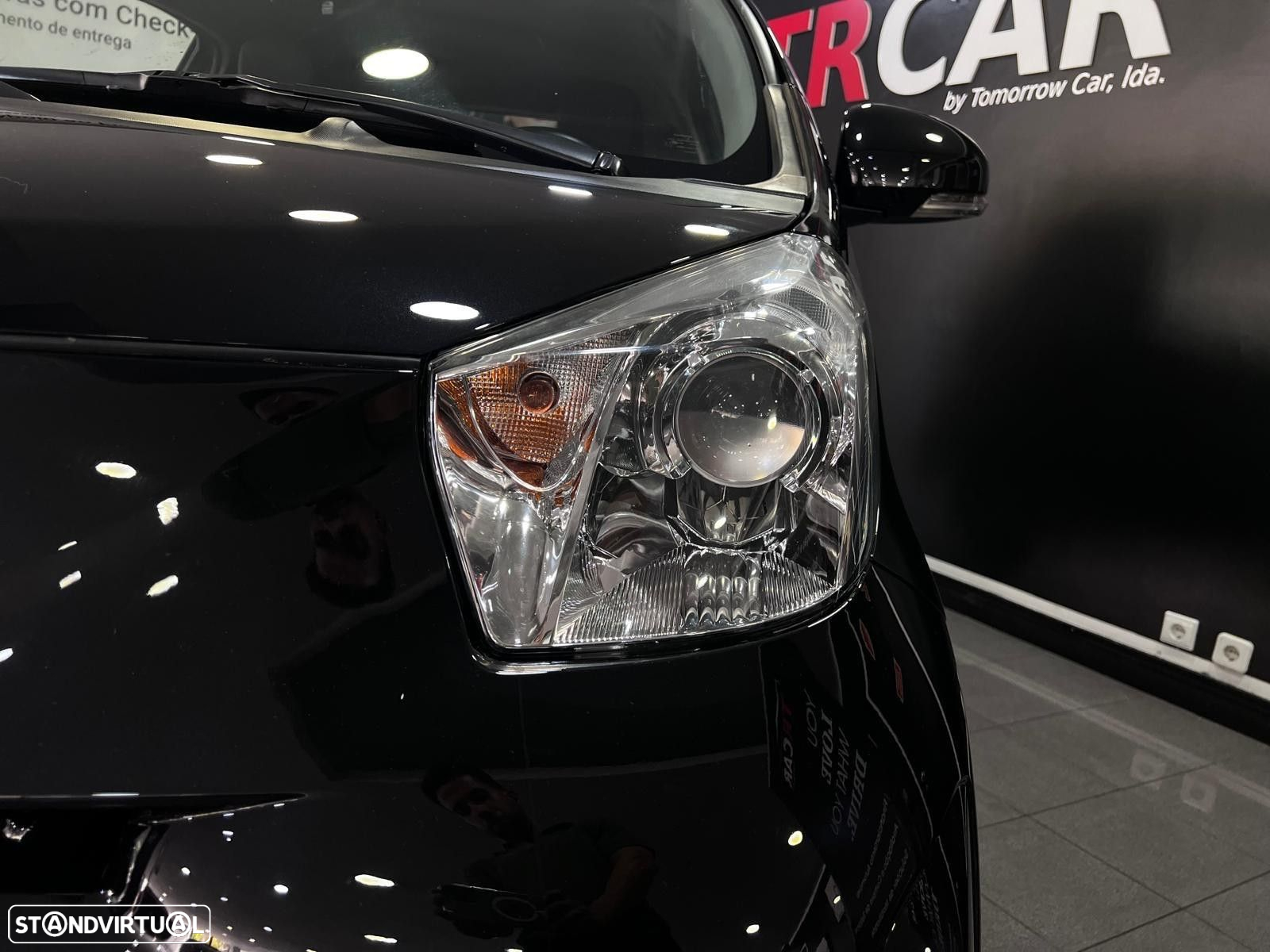Toyota iQ 1.0 VVT-i - 25