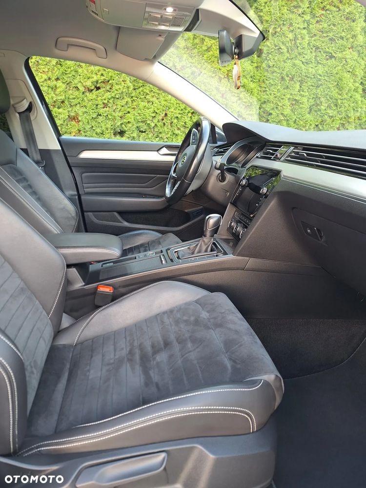 Volkswagen Passat 2.0 TDI SCR Elegance DSG - 9