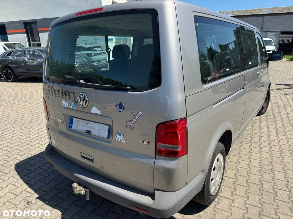 Volkswagen CARAVELA T5 - 10