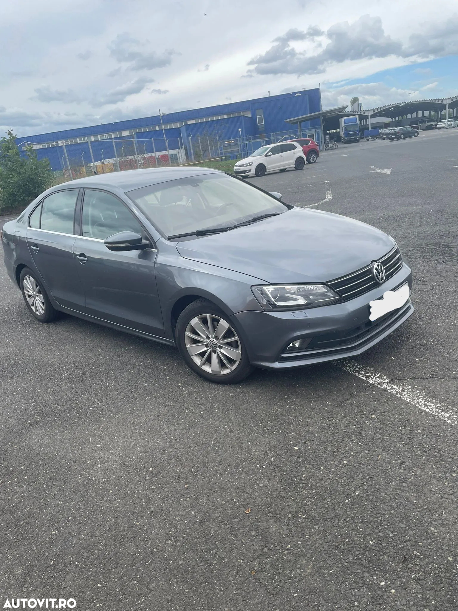 Volkswagen Jetta 2.0 TDI Highline - 2