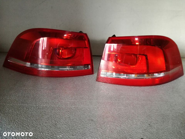 LAMPA PRAWA LEWA TYŁ VW PASSAT B7 3AF945096E 3AF945095E