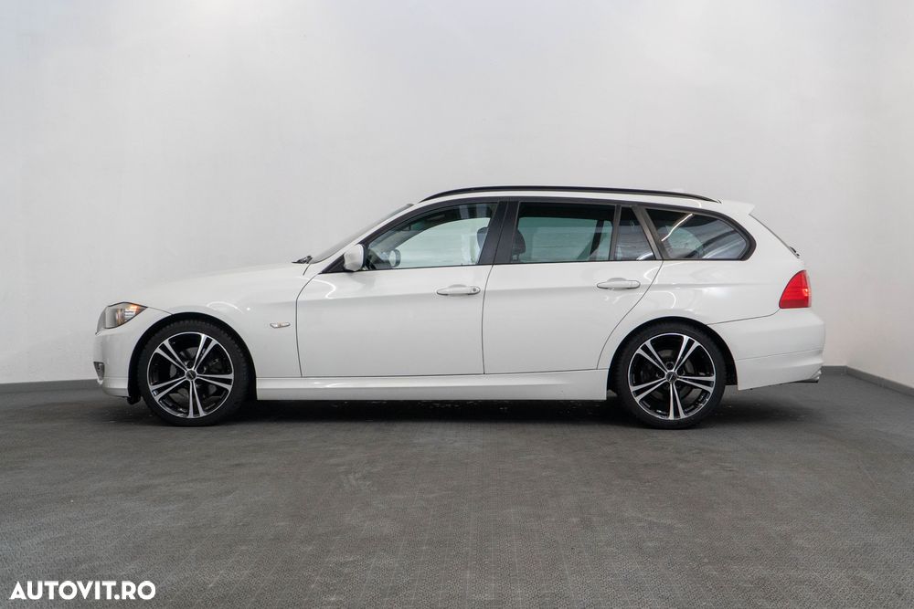 BMW Seria 3 318d DPF Touring Aut. - 3