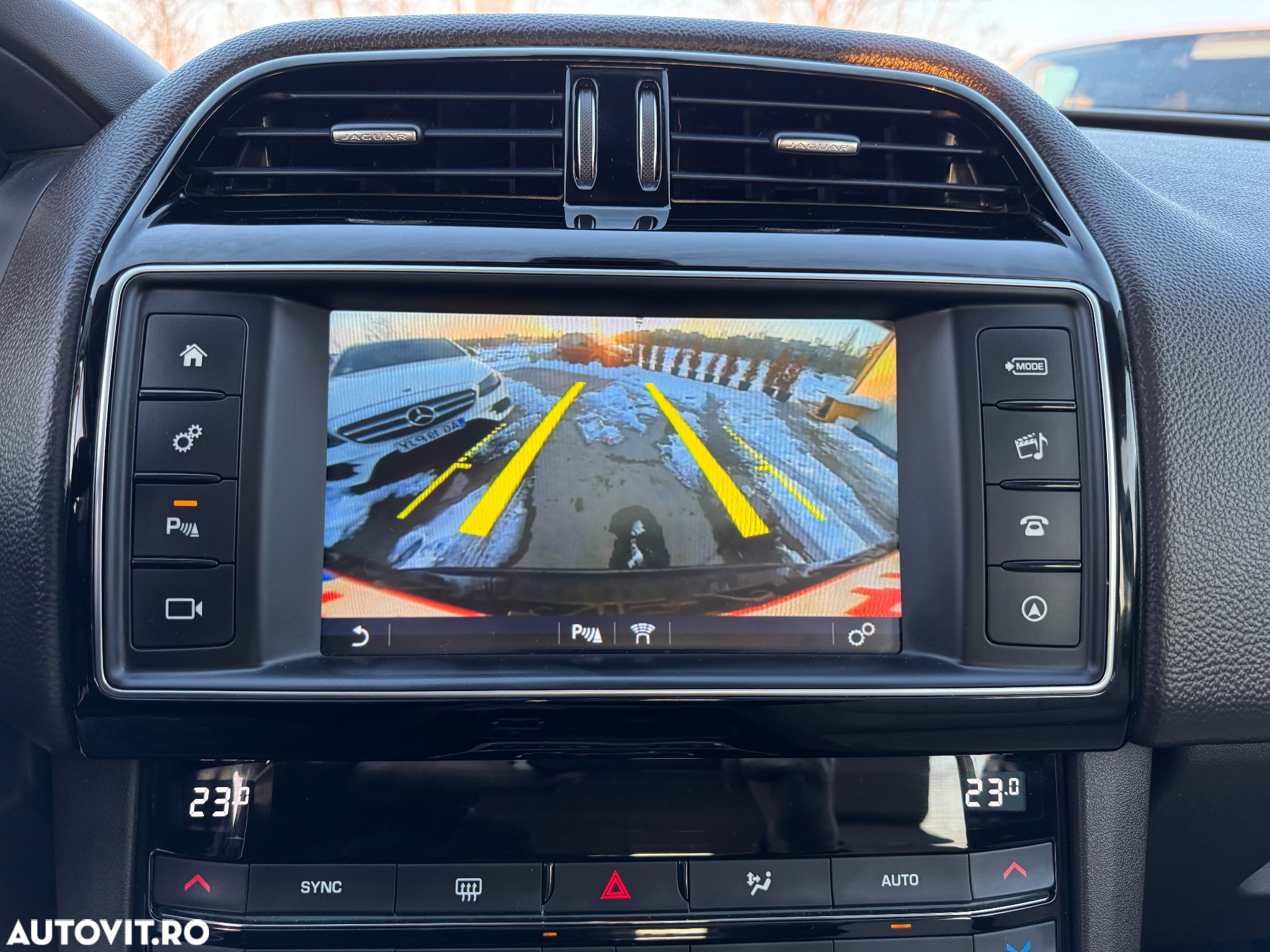 Jaguar F-Pace 20d AWD Prestige - 18