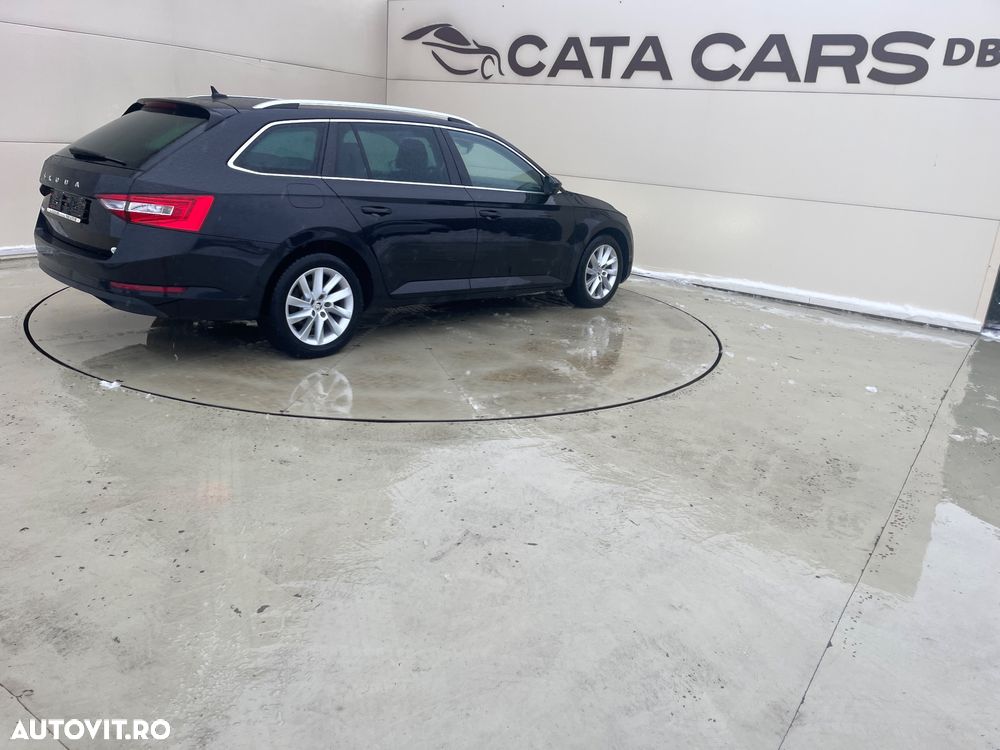 Skoda Superb 2.0 TDI DSG Premium Edition - 16