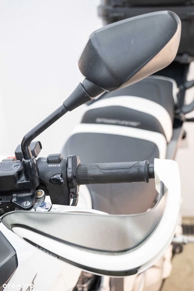 Honda VFR - 28