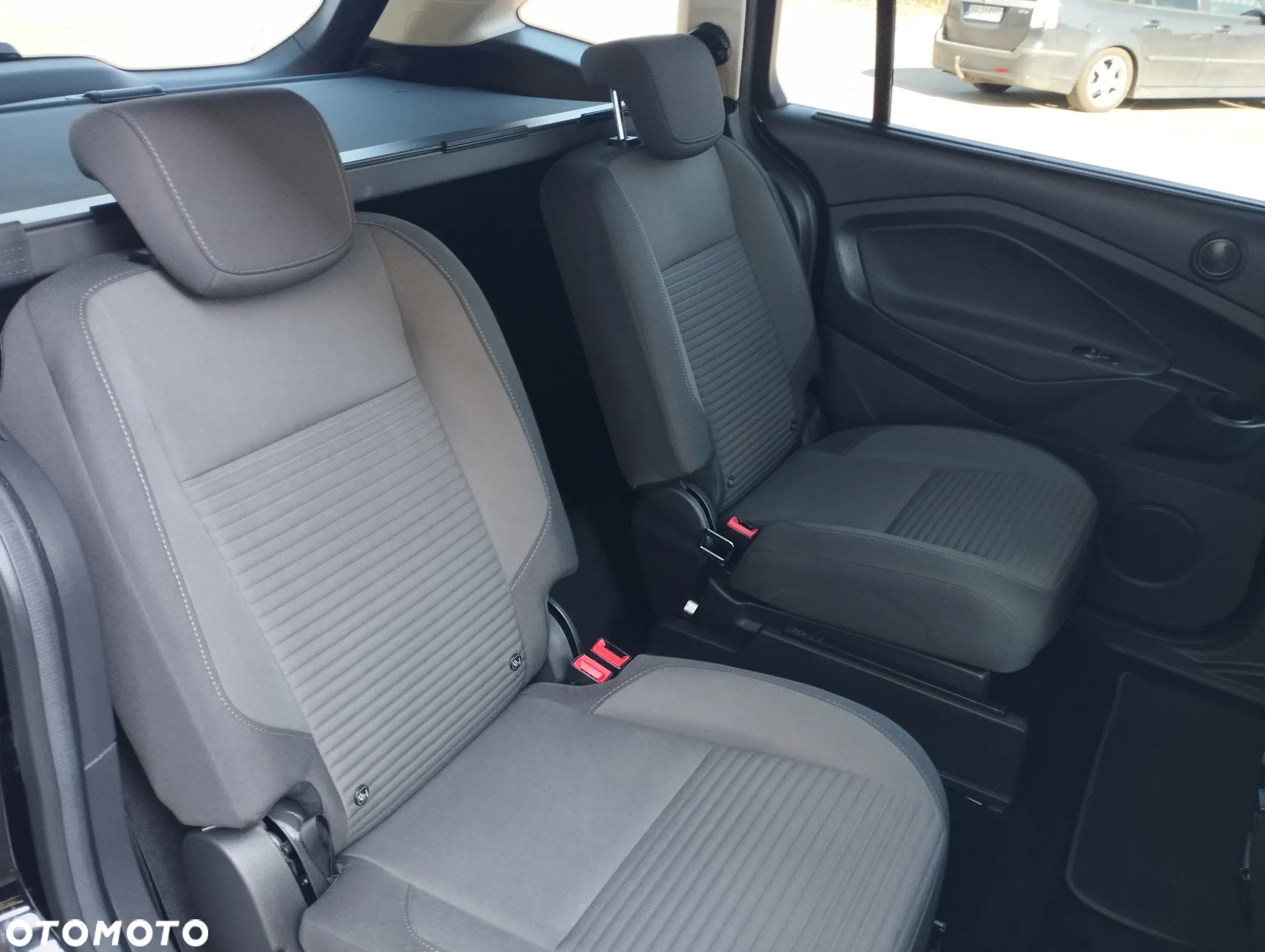 Ford Grand C-MAX 1.5 EcoBoost Start-Stopp-System Titanium - 24