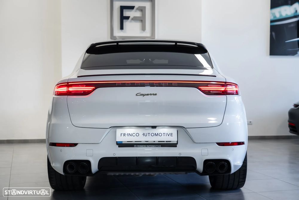 Porsche Cayenne Coupé E-Hybrid — photo 4