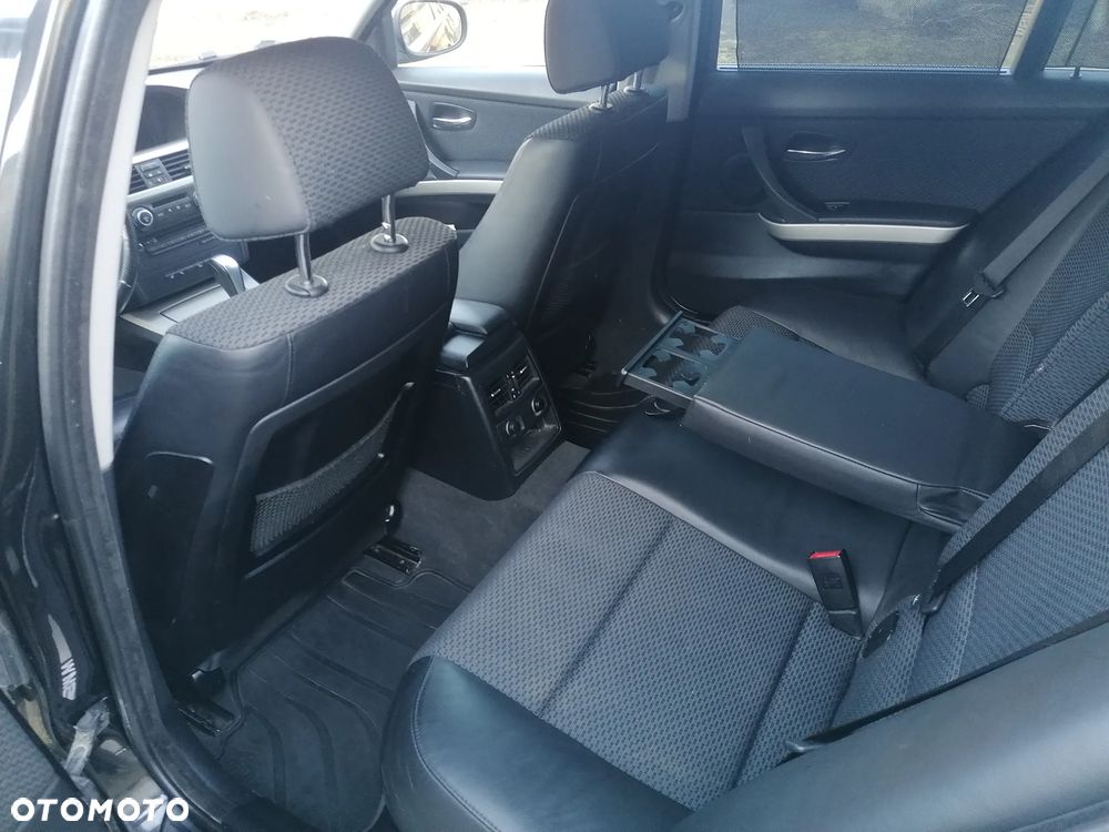 BMW Seria 3 325xi - 7