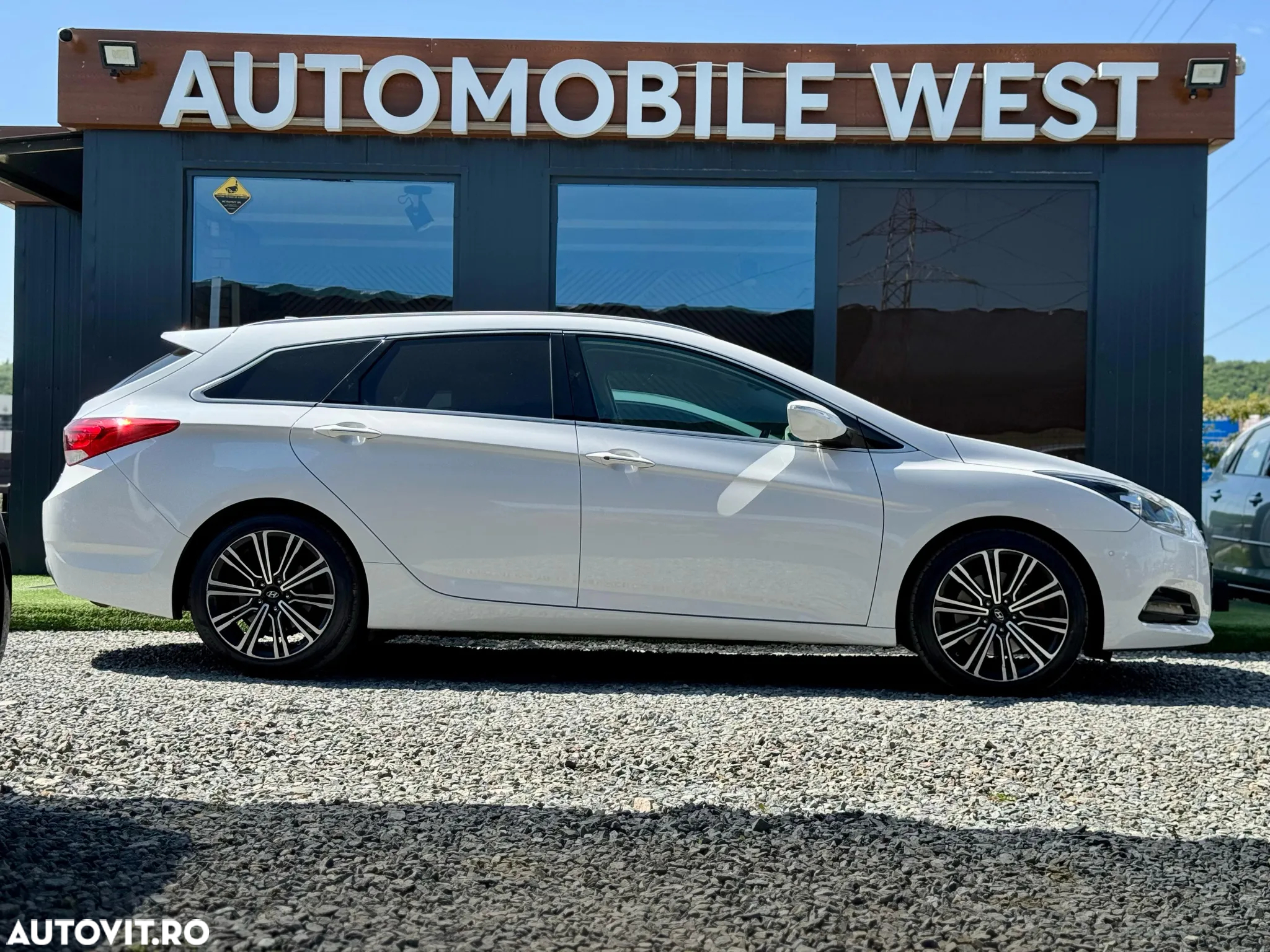 Hyundai i40 Kombi blue 1.7 CRDi DCT Premium - 11