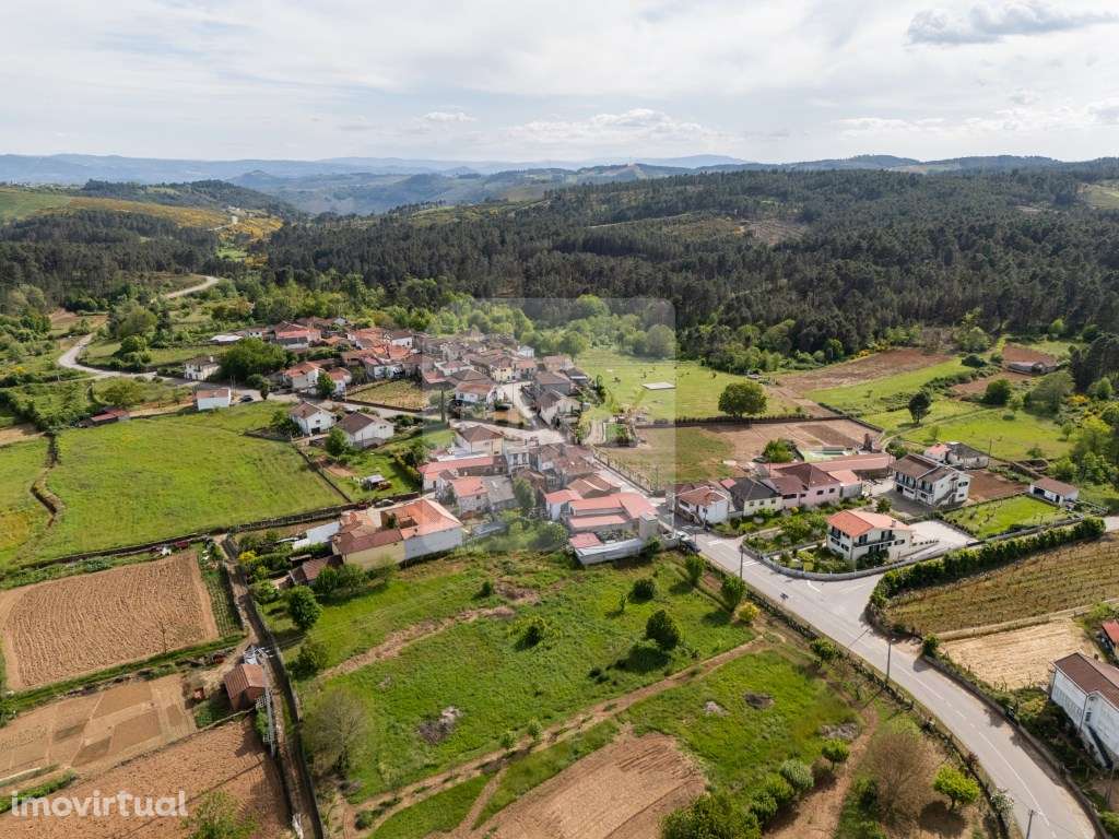 Lote para Moradia com 2 Andares e 4 Frentes em Roalde, Sabrosa - Grande imagem: 4/7