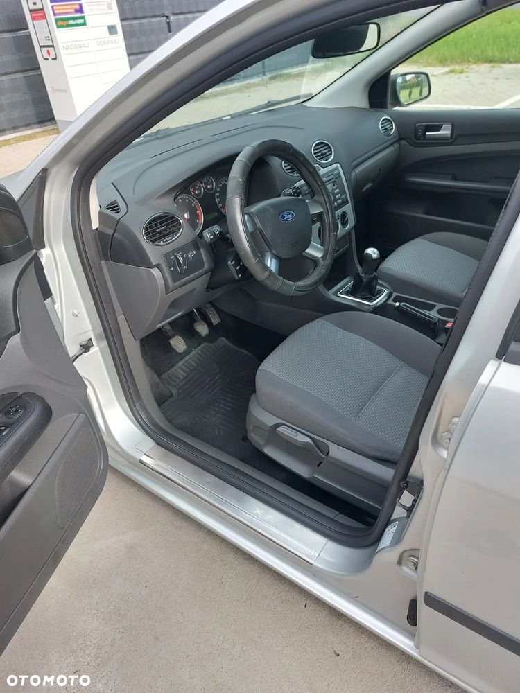 Ford Focus 1.6 Ambiente - 5