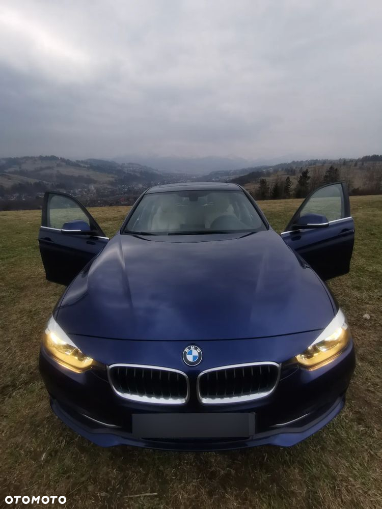 BMW Seria 3 330i xDrive Luxury Line - 34