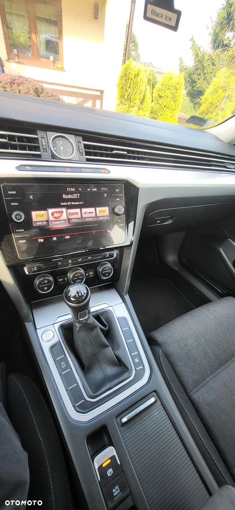 Volkswagen Passat 2.0 TDI SCR Comfortline - 5