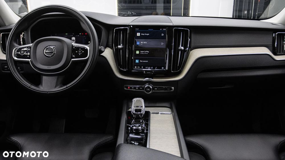 Volvo XC 60 B4 B Plus Bright - 17