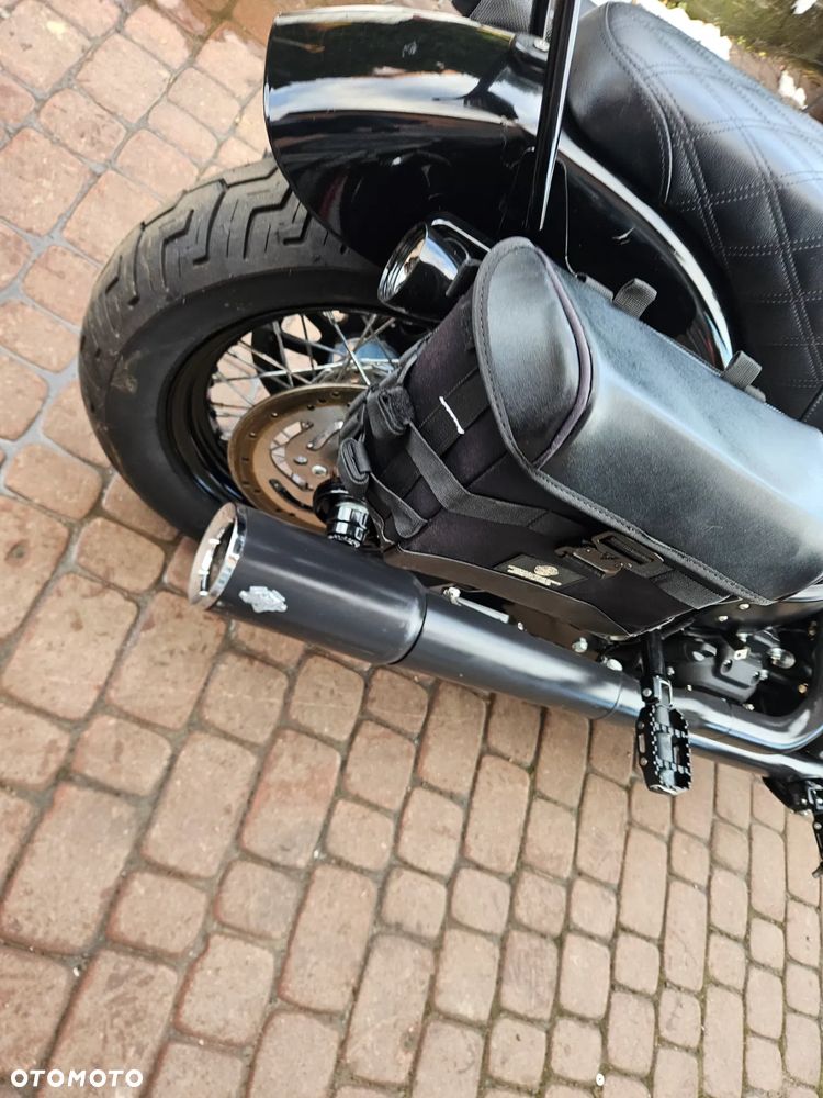 Harley-Davidson Softail Street Bob - 21