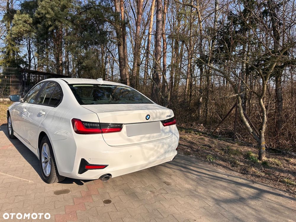 BMW Seria 3 318d - 5