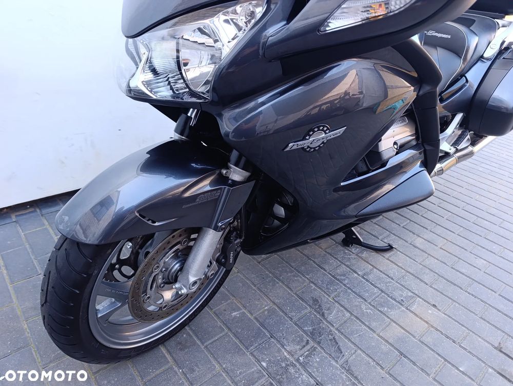 Honda ST - 10