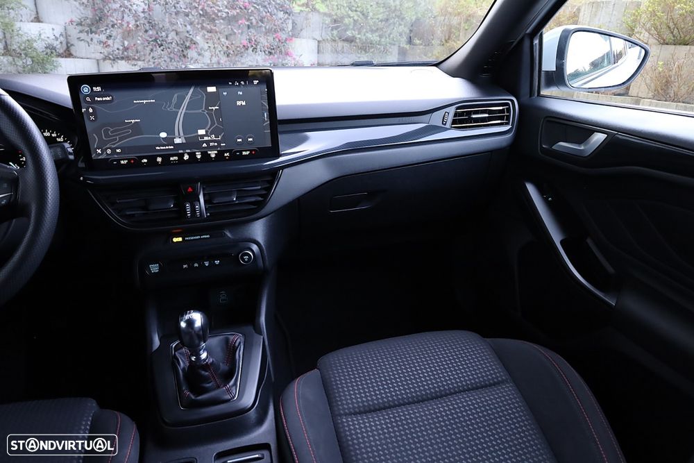 Ford Focus 1.0 EcoBoost MHEV ST-Line - 18