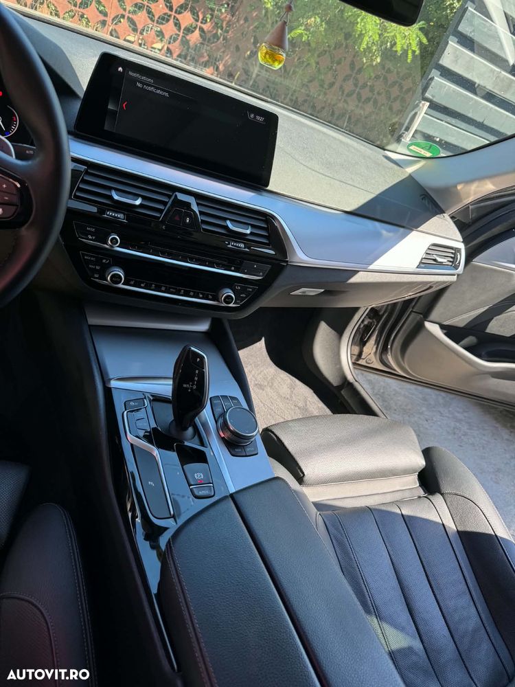BMW 5 Series 2018 — imagine 11