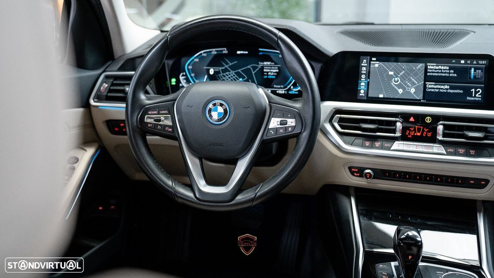 BMW 320 e Touring Line Luxury Auto - 28