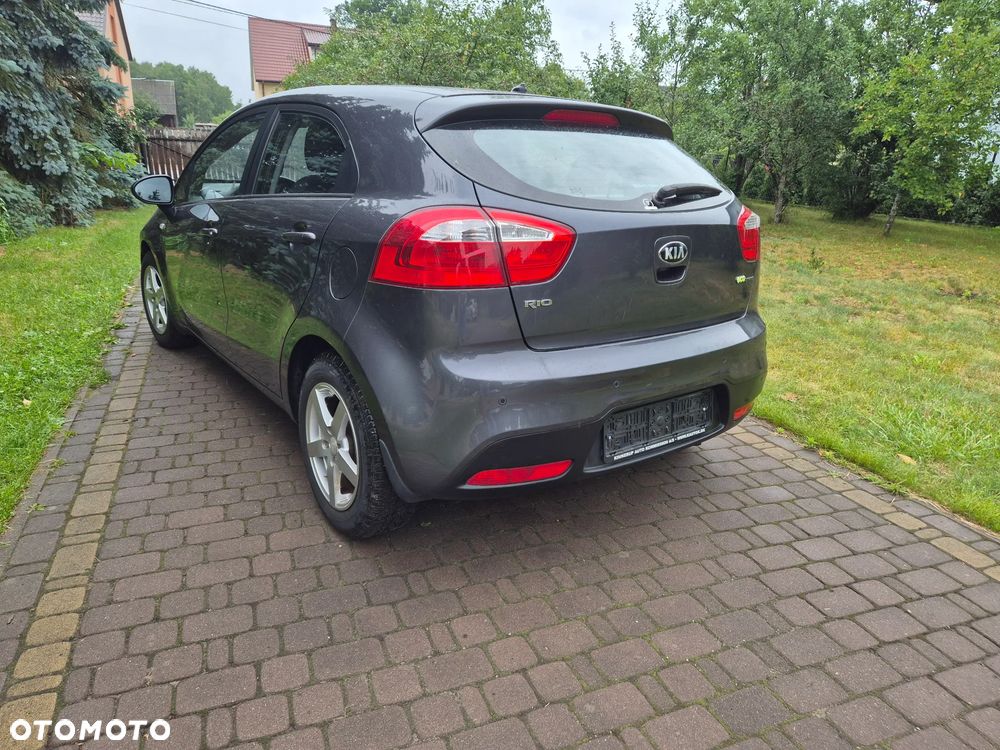 Kia Rio - 9