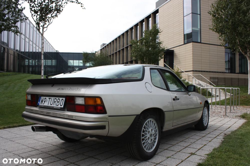 Porsche 924 - 17