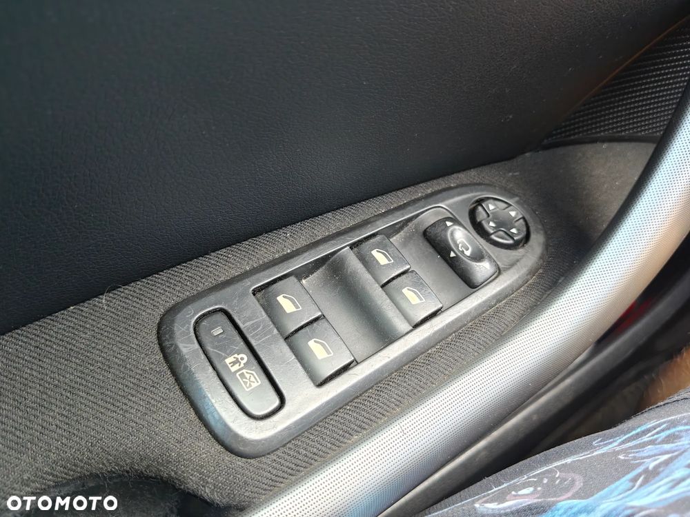 Peugeot 308 1.6 Premium - 24