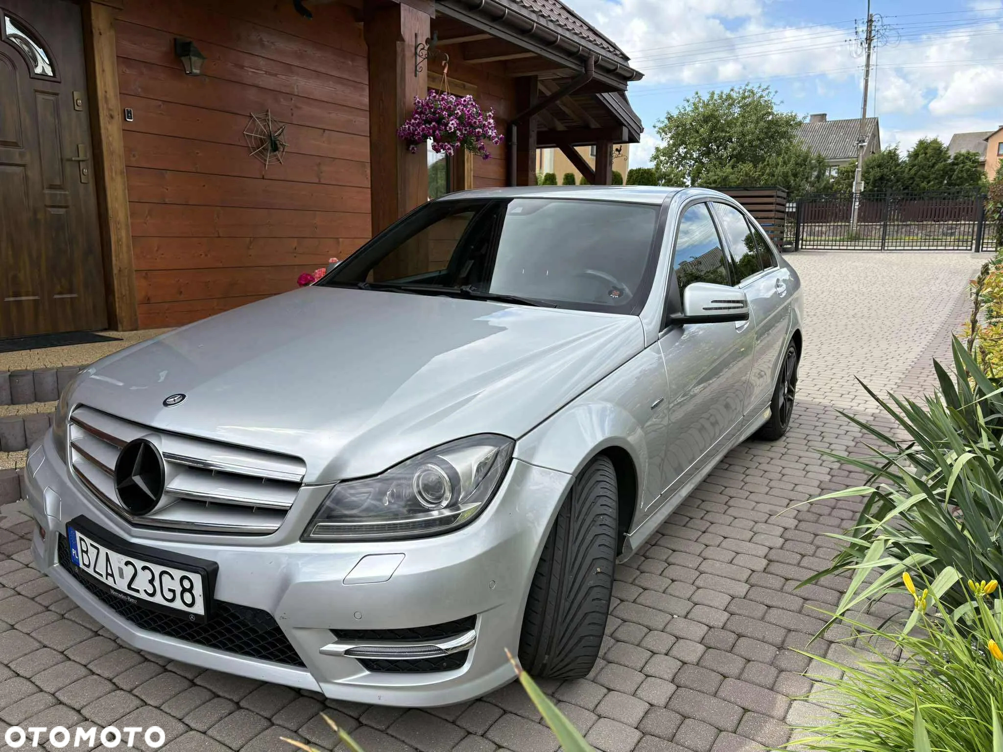 Mercedes-Benz Klasa C 200 T (BlueEFFICIENCY) 7G-TRONIC Avantgarde - 2