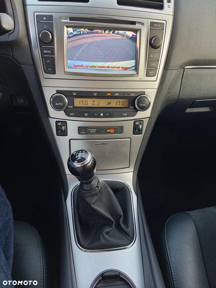Toyota Avensis 1.8 Premium - 9