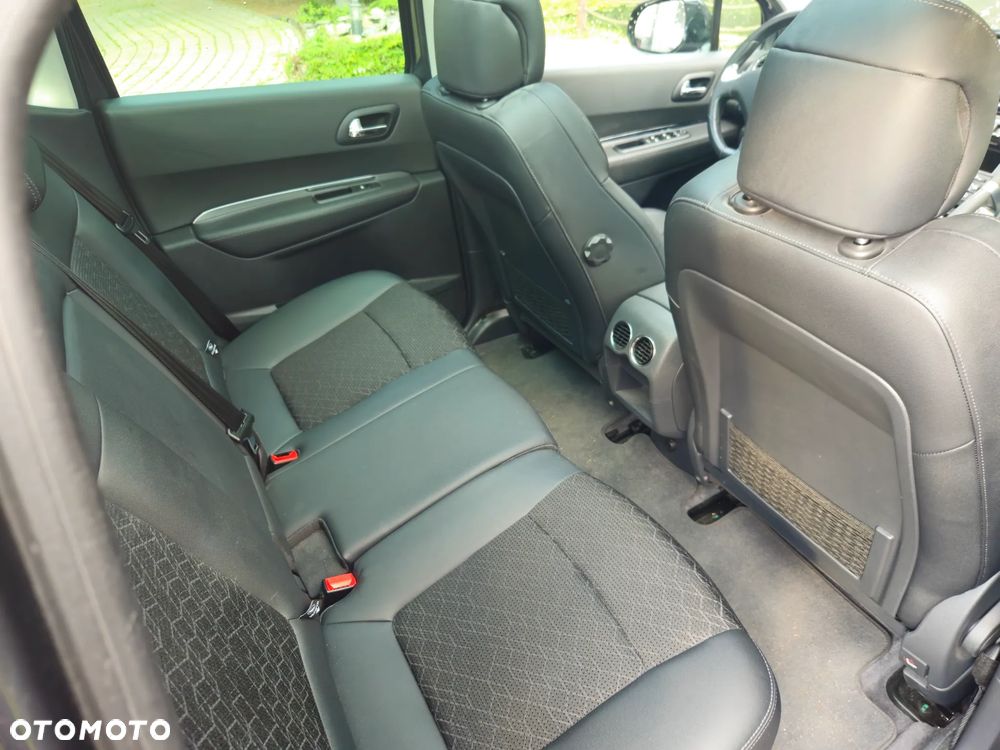 Peugeot 3008 Hybrid4 - 8