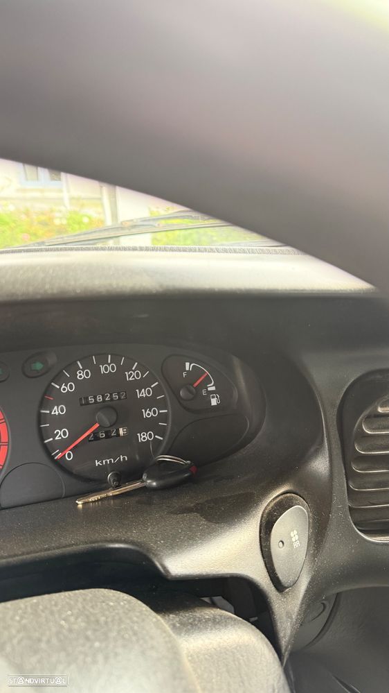 Hyundai H-1 Starex - 6