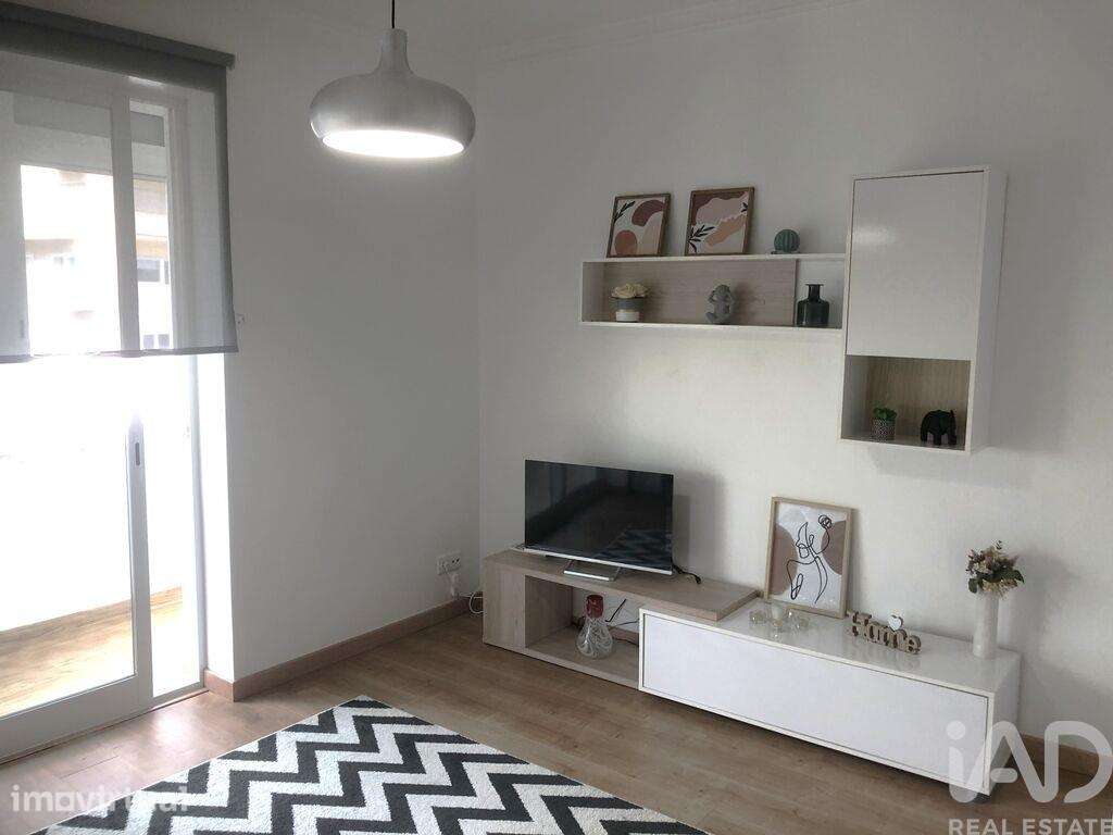 Apartamento T2 em São Domingos De Benfica de 70,00 m2 - Grande imagem: 3/28