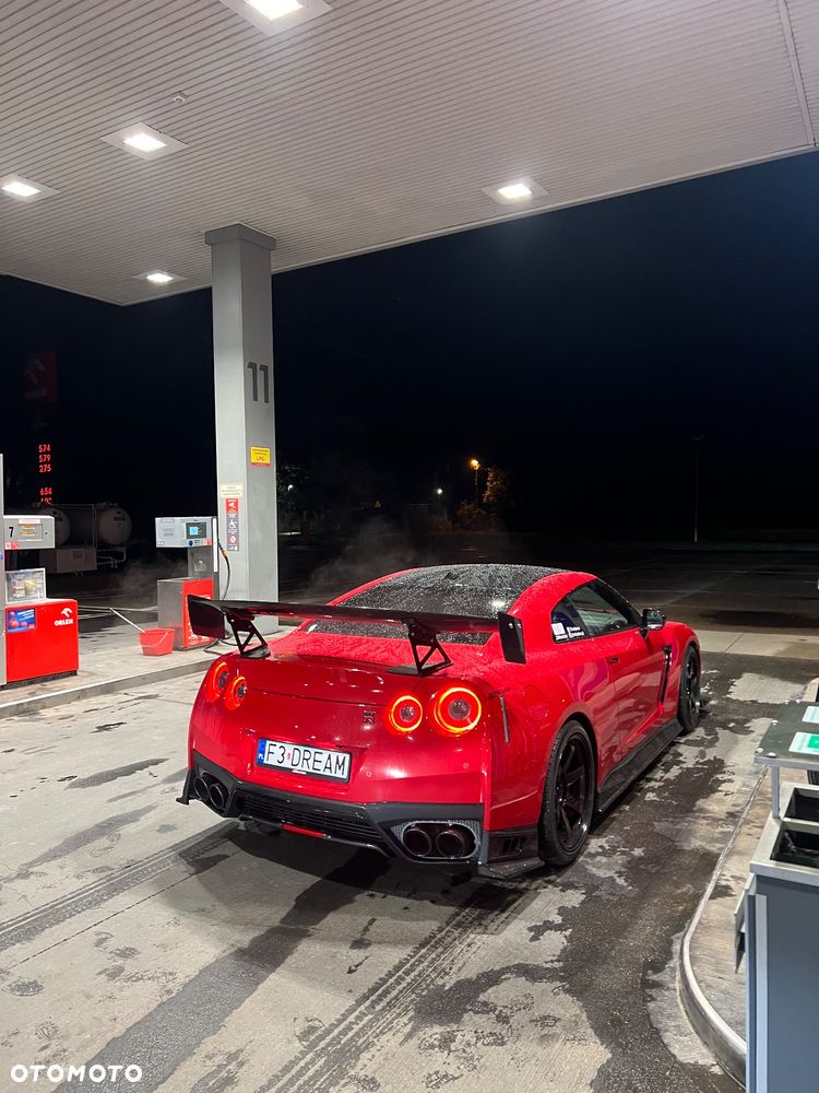 Nissan GT-R Prestige - 12