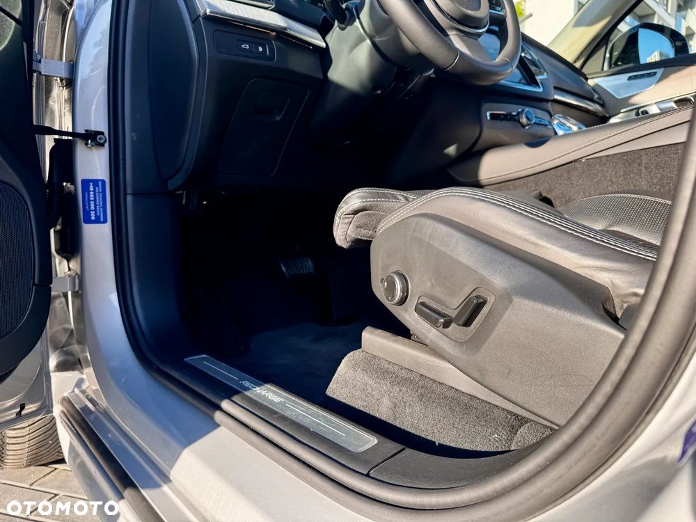 Volvo XC 90 T8 AWD Plug-In Hybrid Ultra Dark 7os - 29