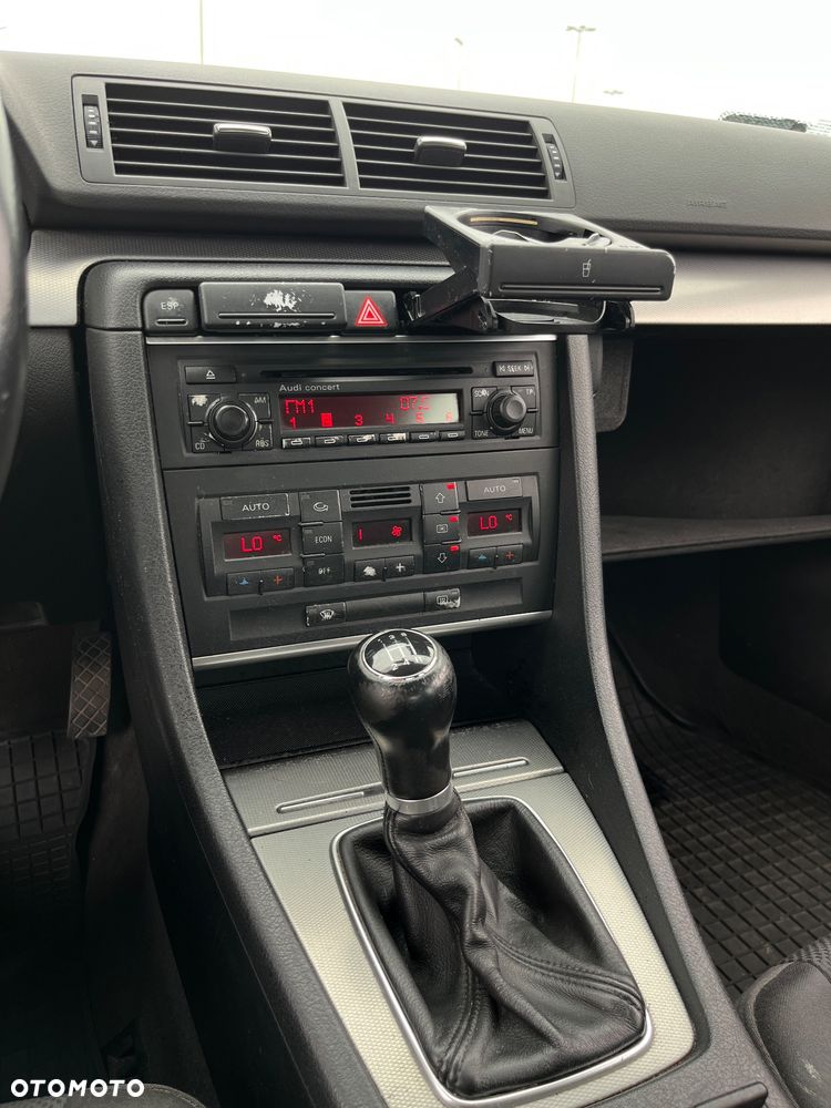 Audi A4 Limousine - 15