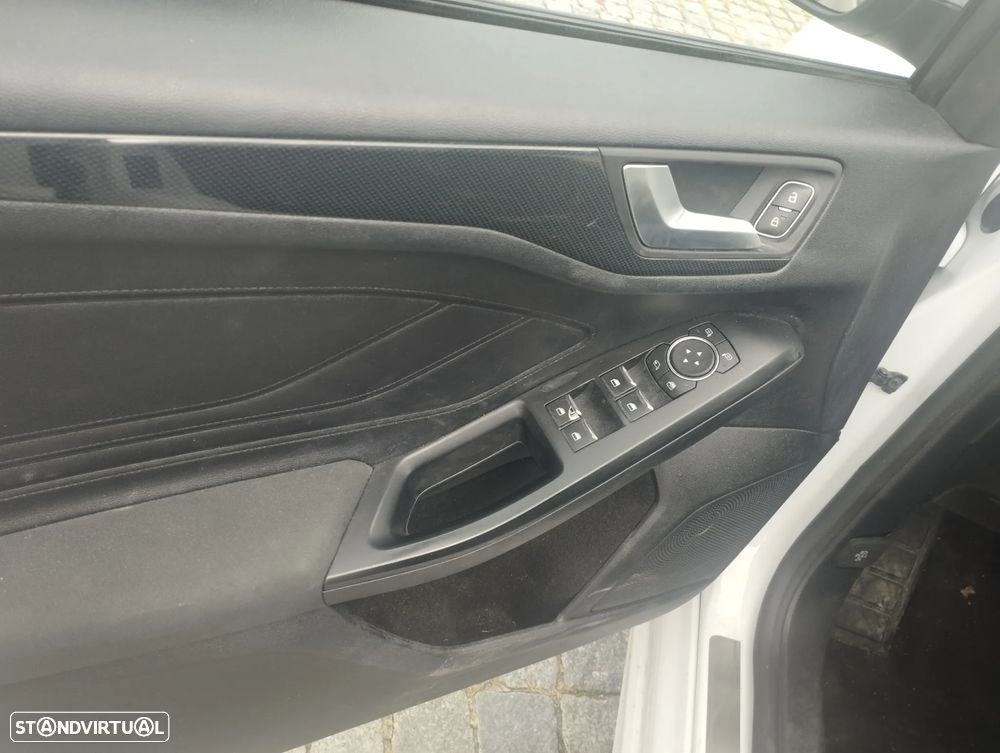 Ford Focus 1.0 SCTi ST-Line - 8