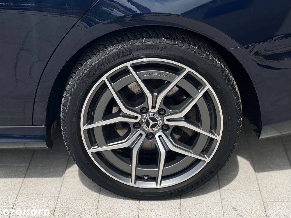 Mercedes-Benz Klasa E 220 d 4-Matic AMG - 35