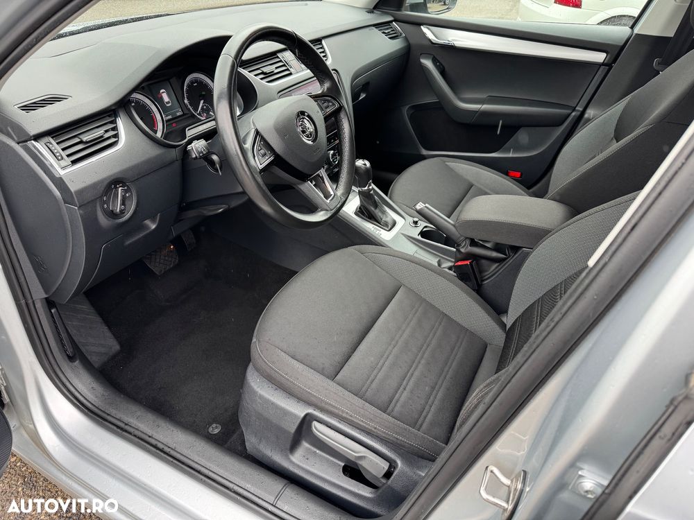 Skoda Octavia 2.0 TDI DSG Premium Edition - 28