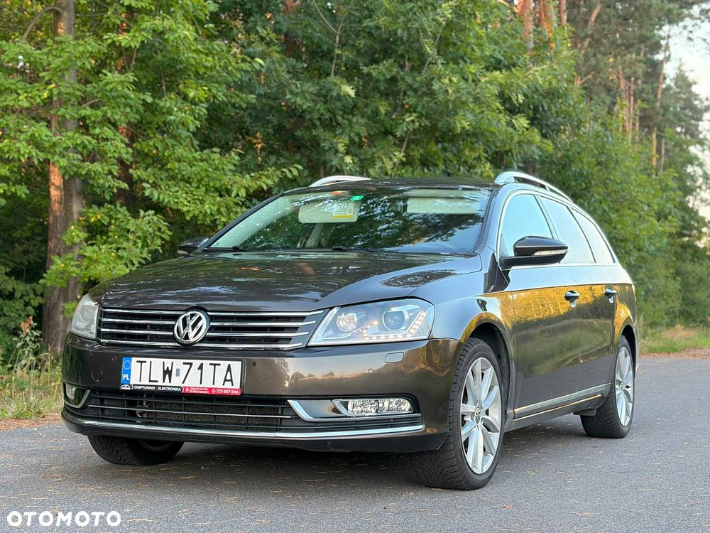 Volkswagen Passat - 1