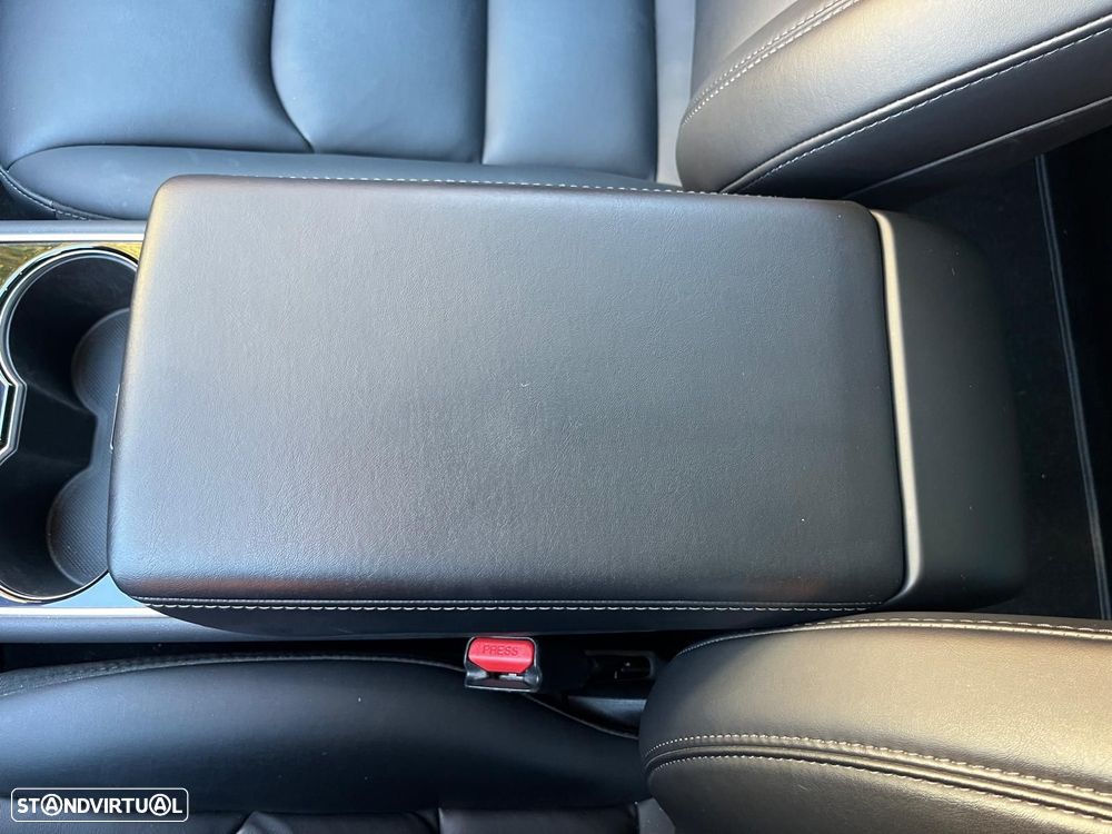 Tesla Model 3 - 37
