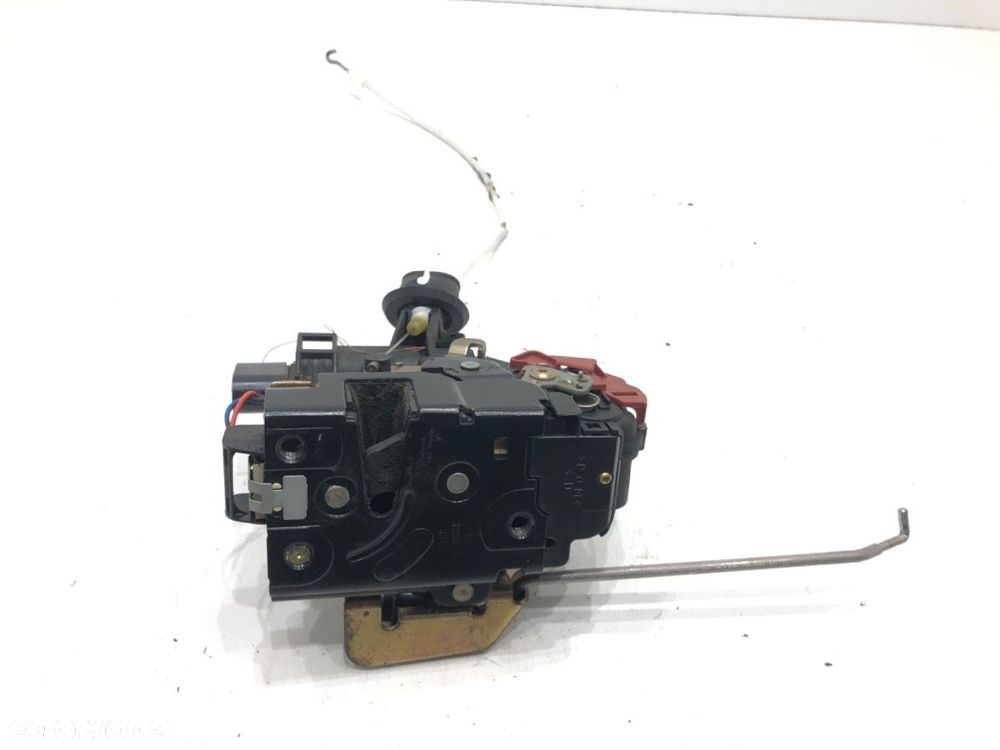 ZAMEK DRZWI PRAWY PRZÓD - 59.00 PLN - AUDI A4 B6 (8E2) 2000 - 2005 1.9 TDI 96 kW [130 KM] olej - 1