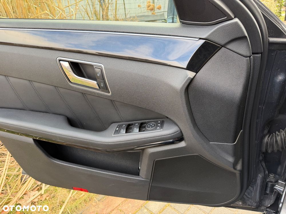 Mercedes-Benz Klasa E 300 CDI BlueEff Avantgarde - 14