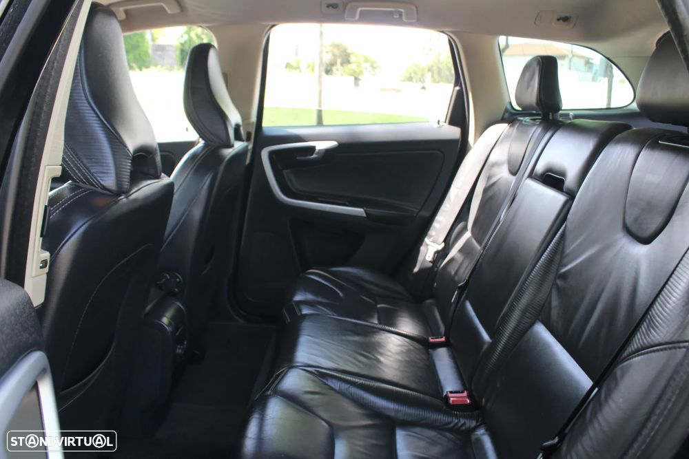 Volvo XC 60 2.0 D4 R-Design 139g Start/Stop - 44