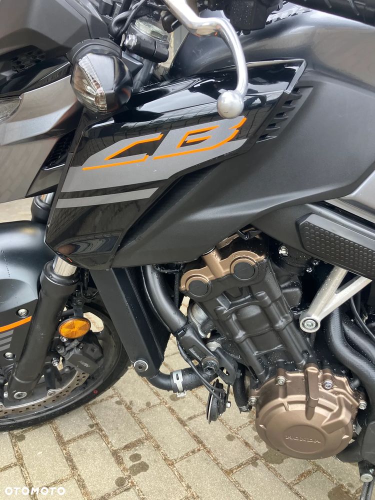 Honda CB - 11