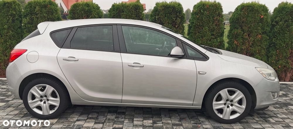 Opel Astra 1.4 Turbo Design Edition - 24