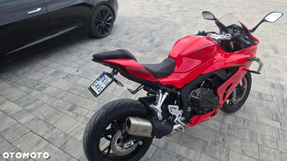 QJMOTOR SRK 800RR - 6