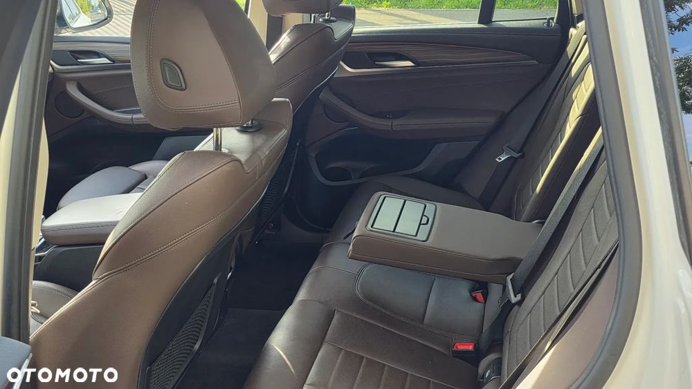 BMW X3 xDrive20d Luxury Line - 8