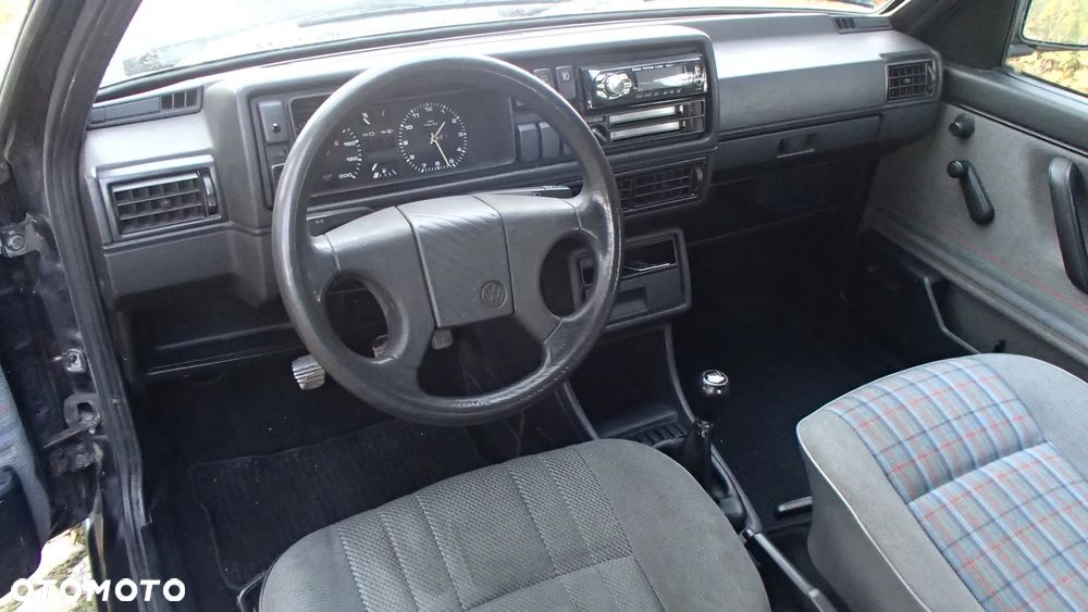 Volkswagen Golf 1.3 - 12