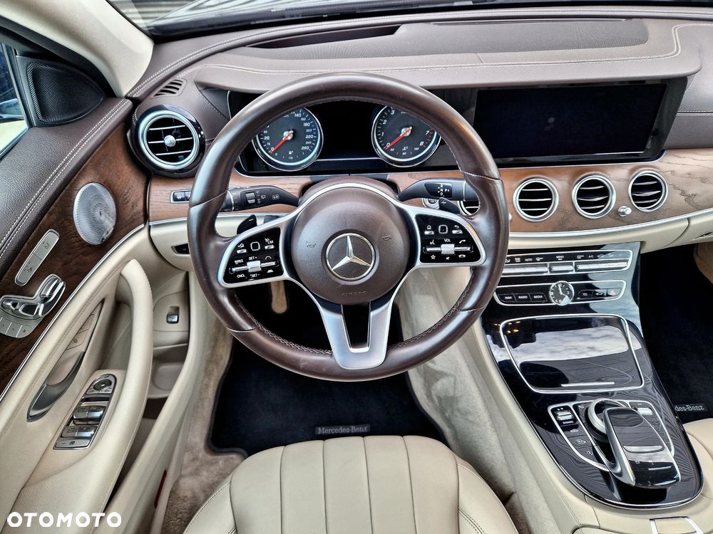 Mercedes-Benz Klasa E 450 4Matic 9G-TRONIC Exclusive - 35